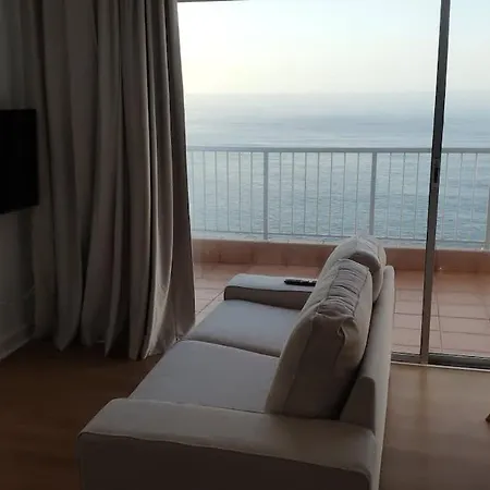 Con Linda Vistas شقة